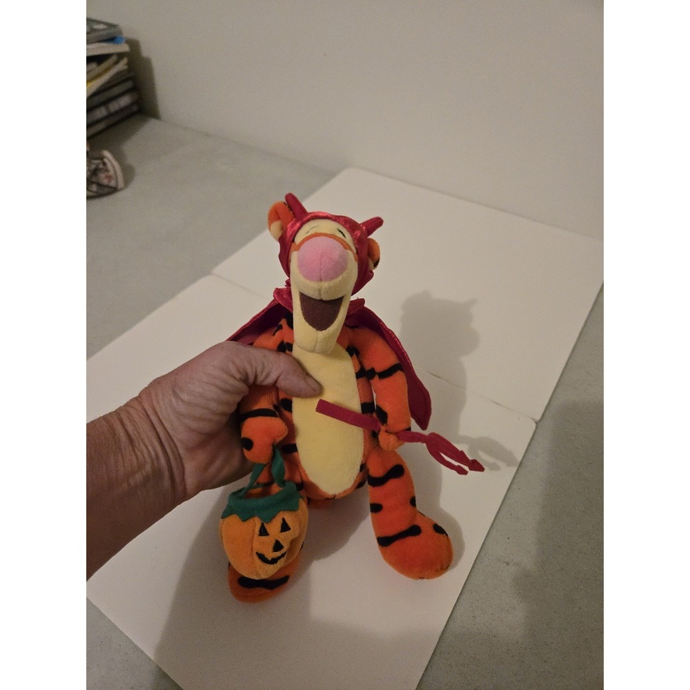 Disney Store Tigger Devil Halloween Plush 9" Red Cape Pumpkin Trick/Treat 2000